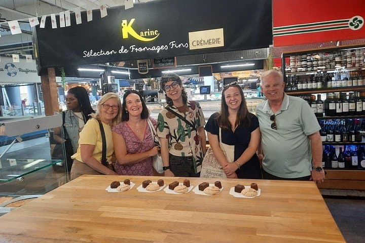 Taste Bordeaux: Old Town & Market Private Food Tasting Tour photo 3