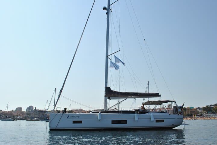 Sunset Romantic Private Yacht Cruise in Cascais with Sparkling Wine photo 2