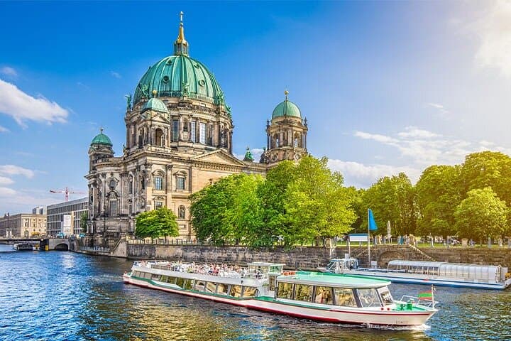 Berlin MegaPass: 7-Day Top Attractions, River Cruise & City Discovery