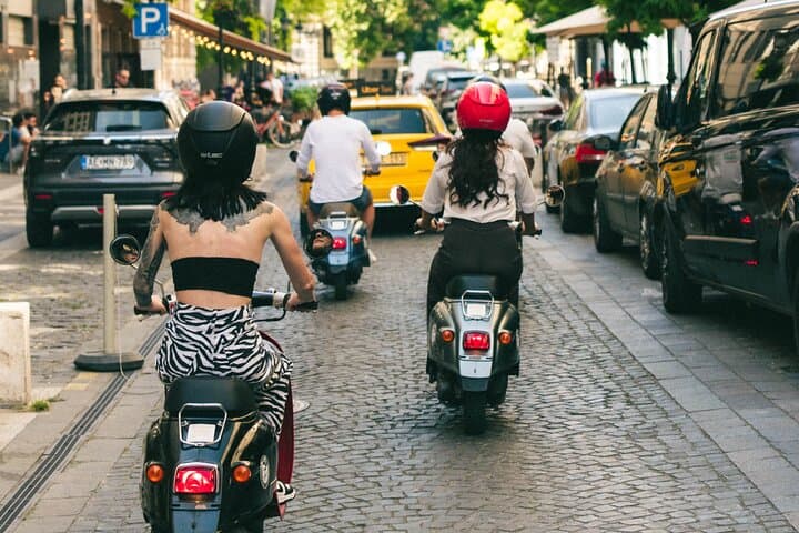 Vintage Scooter Tour Budapest: 2-Hour Guided Ride to Parliament & Buda Castle photo 4