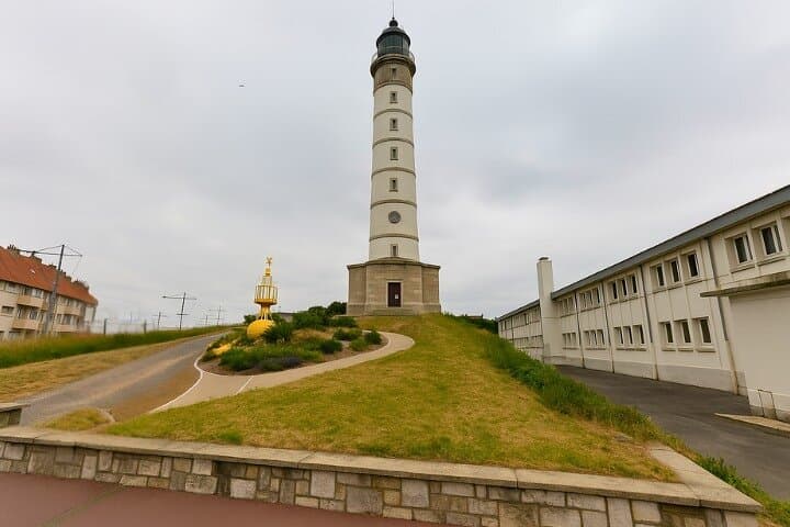 Calais Self-Guided Walking Tour with Offline App photo 5