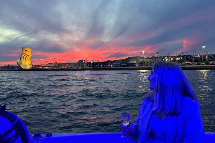Sunset Sailboat Tour with Open Bar Vinho Verde in Lisbon photo 5