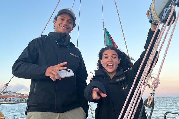 Sunset Sailboat Tour with Open Bar Vinho Verde in Lisbon photo 6