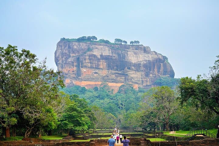 Sigiriya and Dambulla Day Trip: Climb Lion Rock and Explore Dambulla Cave Temple