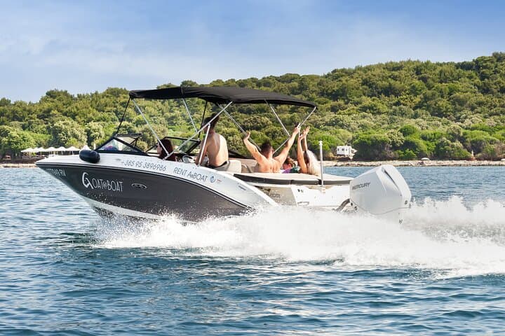 Rovinj Red Islands Speedboat Tour: Swimming, Snorkeling & Cliff-Jumping photo 4