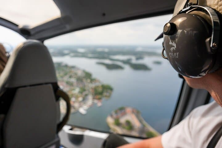 Above Stockholm: 20-Minute Private Helicopter Tour Over the Archipelago photo 3