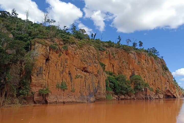 12-Day Madagascar Adventure: Tsiribihina River, Tsingy & Baobabs photo 6