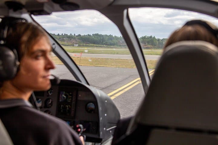 Stockholm Helicopter Tour: 30-Minute Private Flight to Vaxholm Castle photo 3