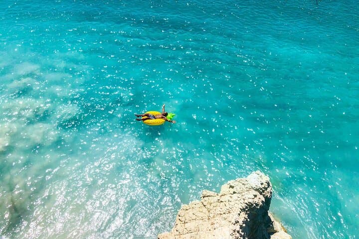 Private All-Inclusive Day Trip to Playa Quesera from San José