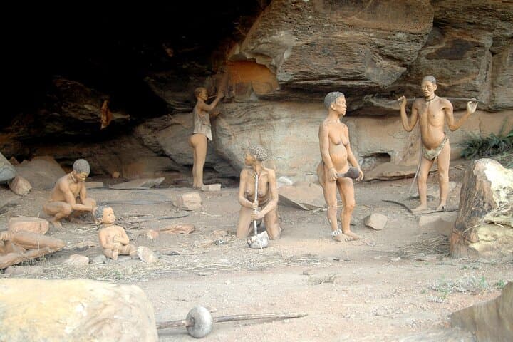 Drakensberg Cave Art, Howick Falls & Mandela Capture Site Day Tour from Durban