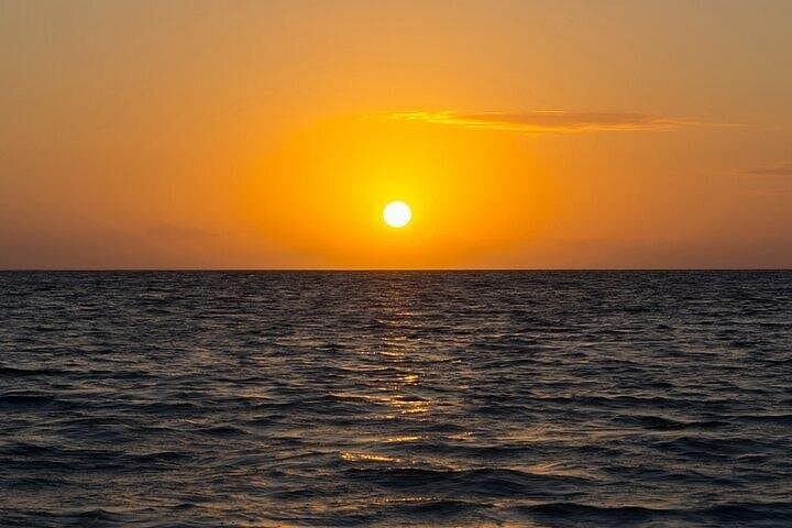 Sunrise in Huatulco: Private Pacific Boat Tour to See Dolphins, Turtles & Whales