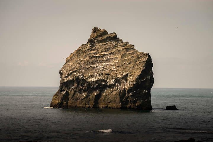 On the Edge: Reykjanes Peninsula Lighthouses, Hot Springs and the Sky Lagoon