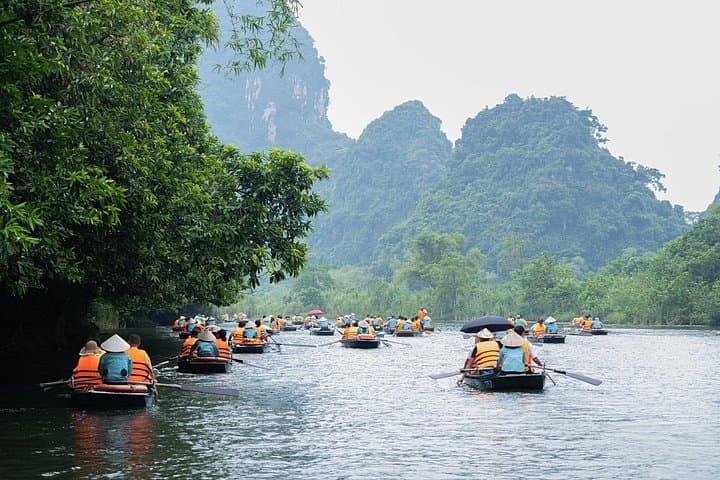 Tam Coc & Mua Cave Day Trip from Hanoi: Hoa Lu, Bamboo Boat Ride and Buffet Lunch photo 2