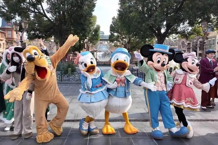 Shanghai Disneyland Magic Tour: Hotel, Park Tickets & Airport Transfer Package photo 2