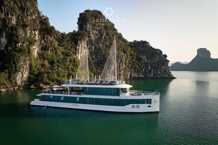 JadeSails Luxury Day Cruise in Halong and Lan Ha Bay photo 2
