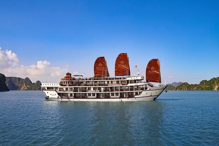 Hanoi to Halong Bay: 2-Day 5-Star Cruise with Private Balcony, Kayaking & Caves photo 3