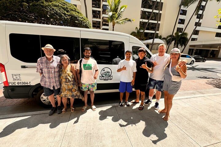 Oahu circle island tour — snorkel with turtles, Byodo-In temple & North Shore flavors photo 2