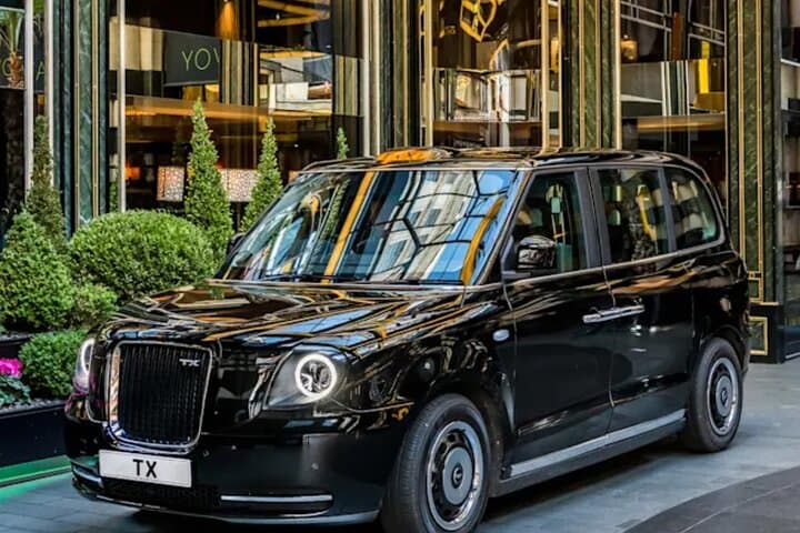 Private 4-Hour London Black Cab Tour: Iconic Sights & Local Secrets