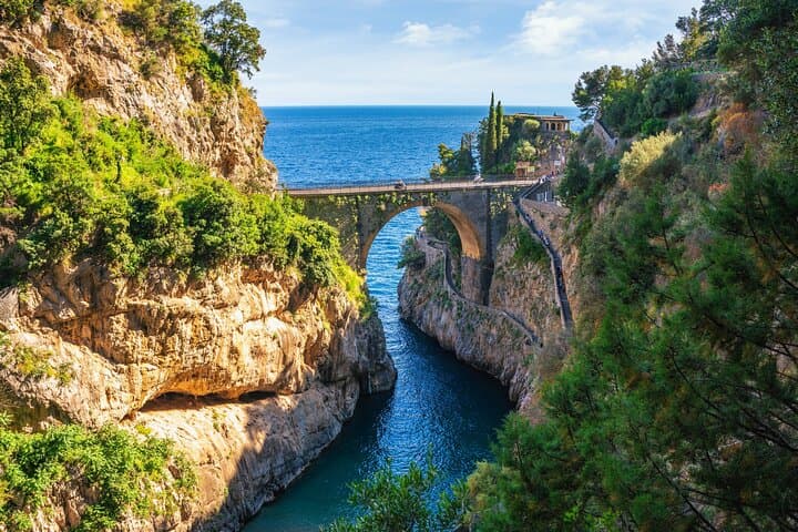 Amalfi Coast Boat Cruise: Snorkel Caves, Positano & Prosecco photo 6