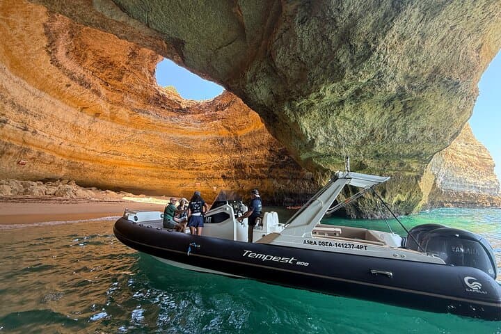 Private Speedboat Tour to Benagil Caves from Lagos, Algarve
