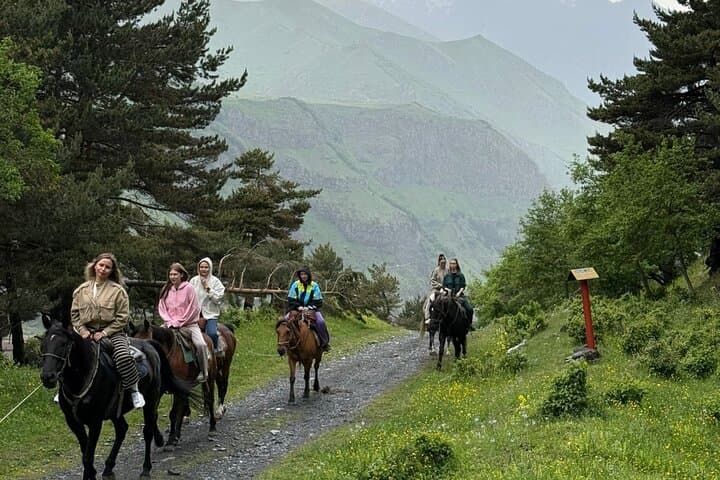 Horseback Ride to Elia Monastery — 1-Hour Kazbegi Horse Riding Tour photo 3