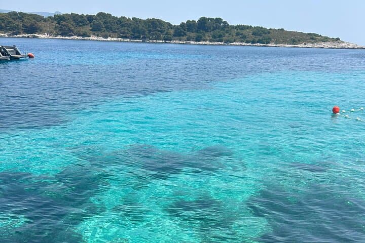 Speedboat to the Blue Lagoon: Split Small-Group 3-Island Tour photo 3