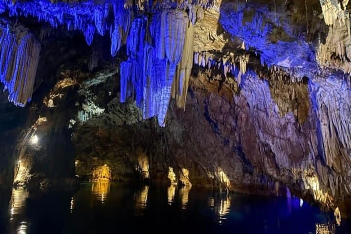 Private Coron Pukaway Cave & Twin Lagoon Tour with Beach Lunch photo 6