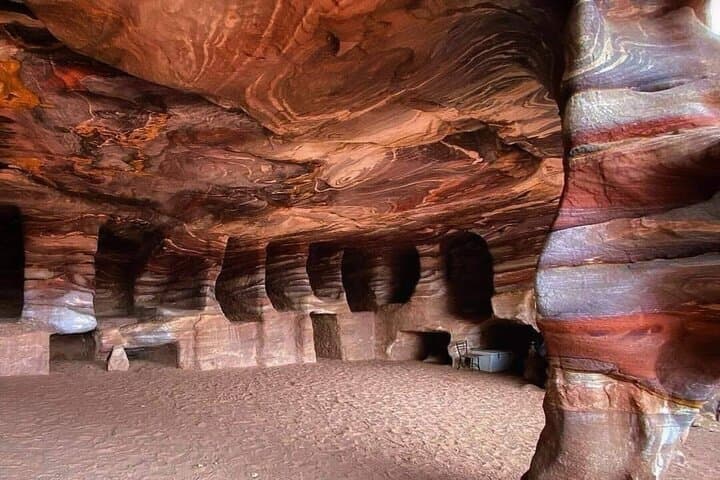 Petra in Three Hours: Private Highlights Tour with a Local Guide photo 4