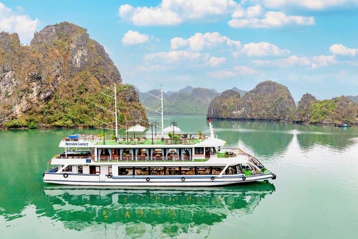 Hercules Luxury Day Cruise: Halong Bay from Hanoi