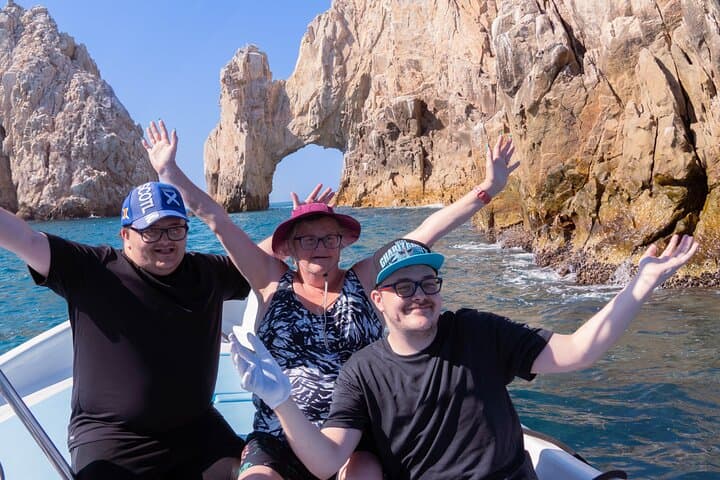 Cruise to El Arco: Glass-Bottom Boat & Cabo San Lucas Sightseeing Tour photo 5