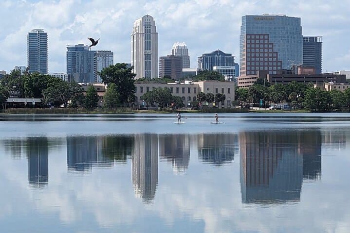 Paddling Lake Ivanhoe: Urban Clear Kayak & Paddleboard Tour in Orlando