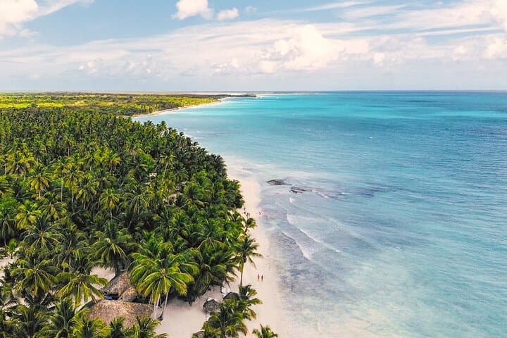 Saona Island 3 Beaches: Bayahibe Speedboat Excursion to Playa El Canto, Mano Juan & Natural Pool
