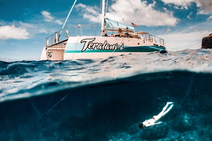 Kaanapali 5-Hour Snorkel Sail with BBQ Lunch and Open Bar