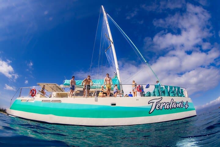 Kaanapali 5-Hour Snorkel Sail with BBQ Lunch and Open Bar photo 6