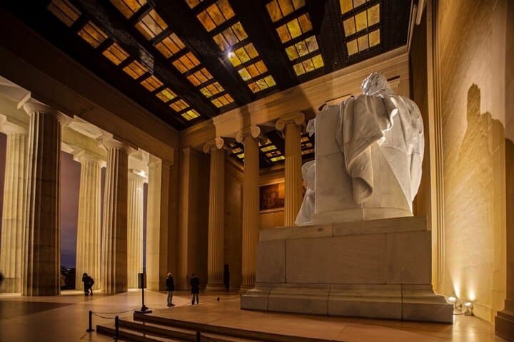 Private Washington DC Evening Tour: Monuments, Memorials & Family-Friendly Night Drive