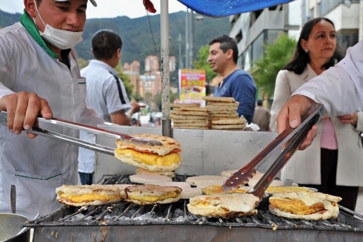 12-Tasting Food Tour in Medellín's Laureles: Local Culinary Walking Experience photo 6