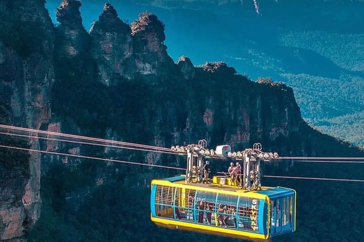 Blue Mountains Full-Day Tour: Scenic World, Three Sisters & Leura (Optional Sydney Zoo)