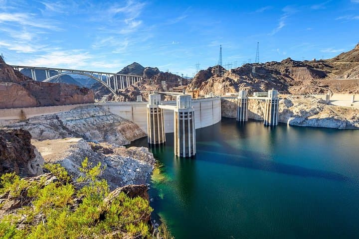 Hoover Dam Tunnels & Power Plant Tour in Spanish — Las Vegas Day Trip photo 1