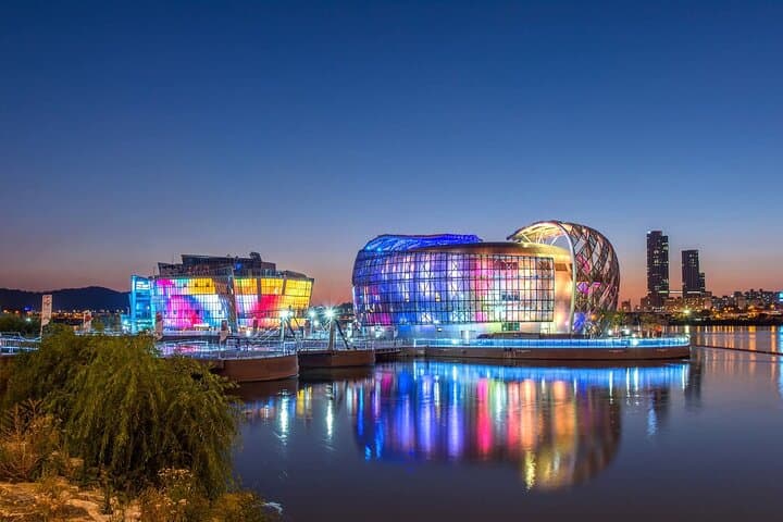 Seoul Night Tour: Banpo Bridge, Sebitseom & Bukak Skyway Evening Experience