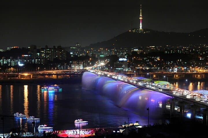 Seoul Night Tour: Banpo Bridge, Sebitseom & Bukak Skyway Evening Experience photo 4