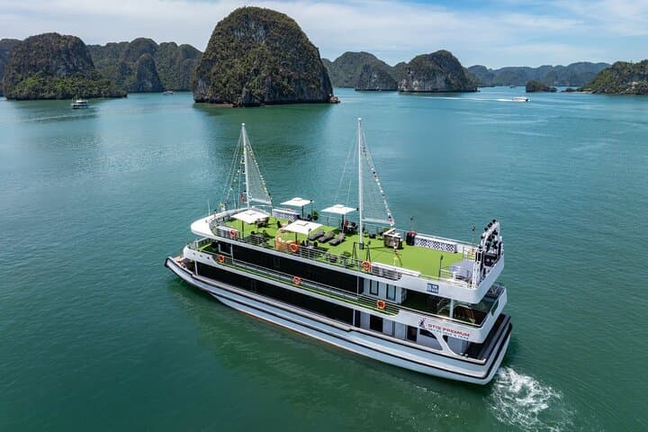 Halong Bay Otis Premium 1-Day Cruise — Sung Sot Cave, Titov Island & Luon Cave Kayak