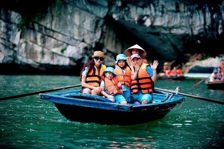 Halong Bay Otis Premium 1-Day Cruise — Sung Sot Cave, Titov Island & Luon Cave Kayak photo 4