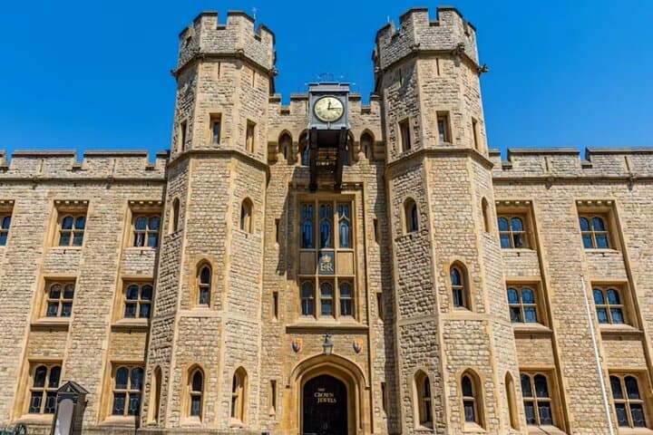 Private Tower of London & Crown Jewels Guided Tour — Insider Access in London photo 6