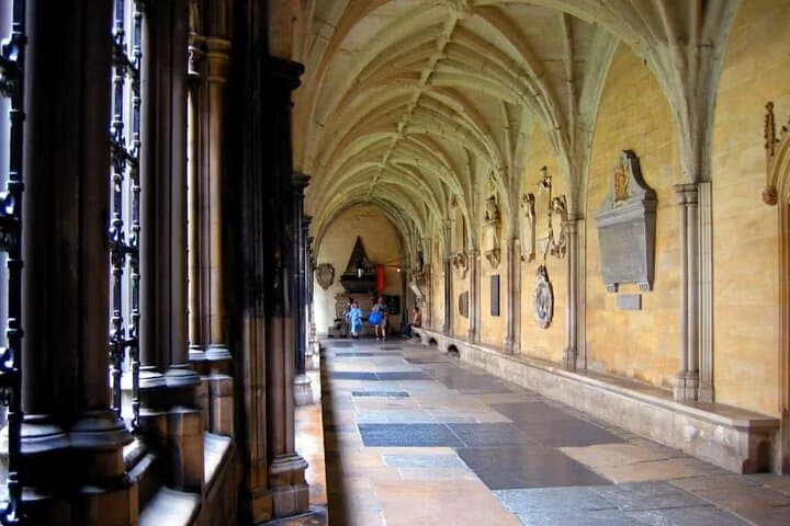Westminster Abbey Private Guided Tour — Blue Badge Expert, Coronations & Tombs photo 5