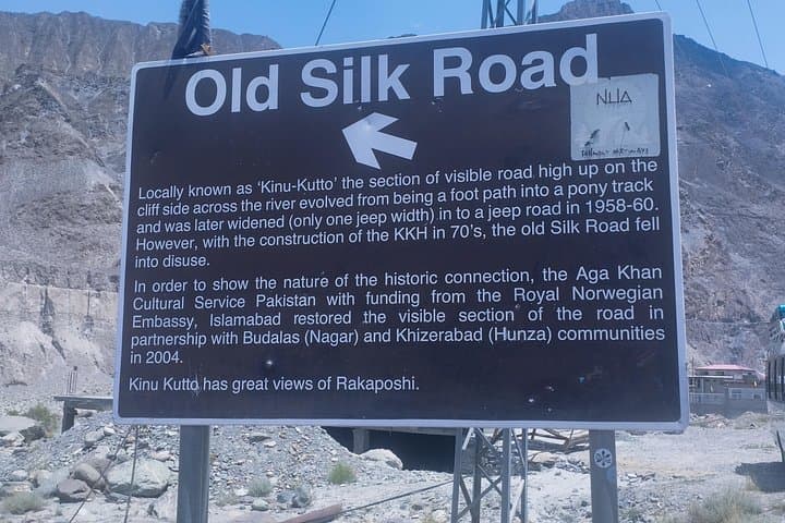 Across the Roof of the World: 10-Day Silk Route Adventure from Islamabad to Khunjerab