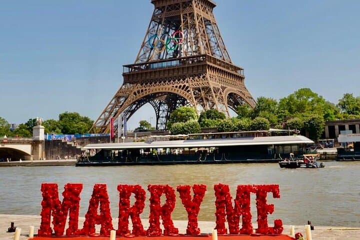 Eiffel Tower Proposal Package — Private Photographer, Champagne & Violinist photo 2