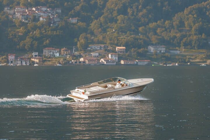 Private Vintage Boat Tour on Lake Como — Villas, Villages & Swim Stops photo 1