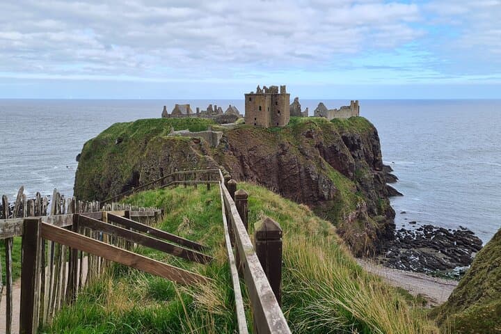 Dunnottar Castle and Stonehaven Coastal Heritage Day Tour — Cliffs, Castles & Local Flavors