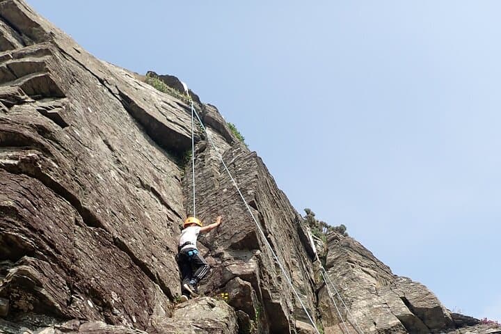 Outdoor Rock Climbing Adventure in North Devon — Top‑Rope & Classic Climbs photo 4