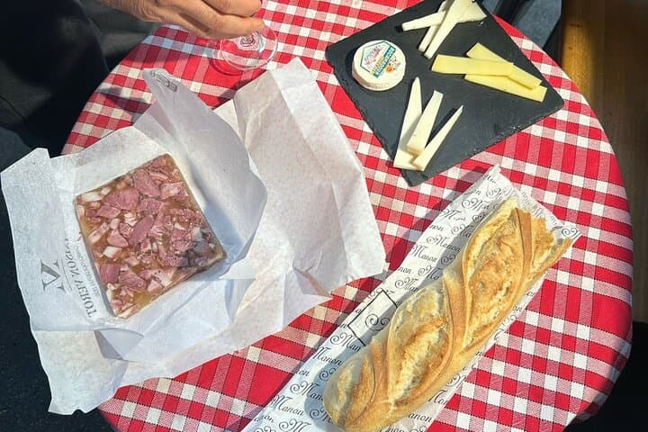 Bordeaux Private Sweet & Savory Food Tasting Tour — Private Walking Food & Wine Experience photo 5